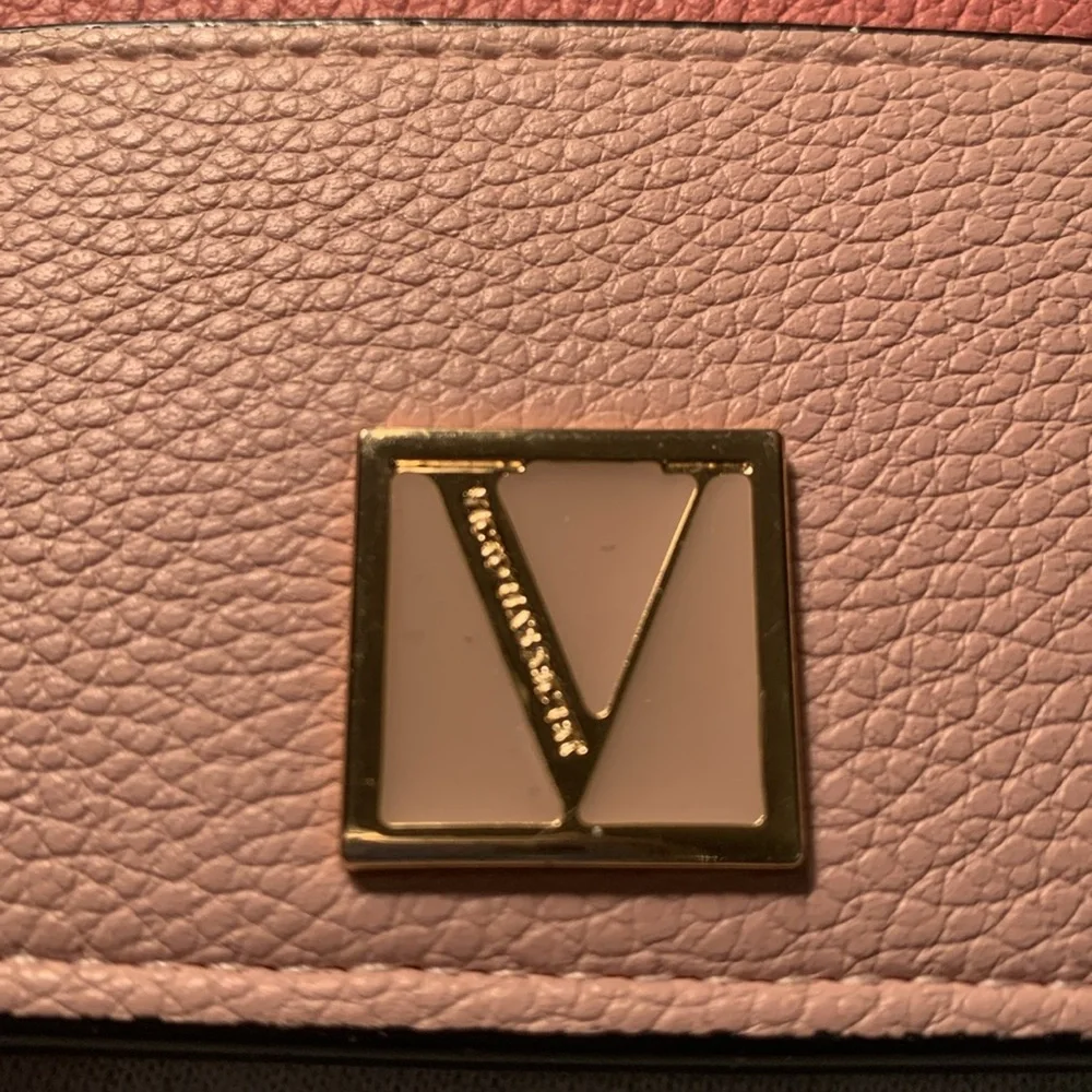 VICTORIA’S SECRET CARD HOLDER - Picture 2 of 5